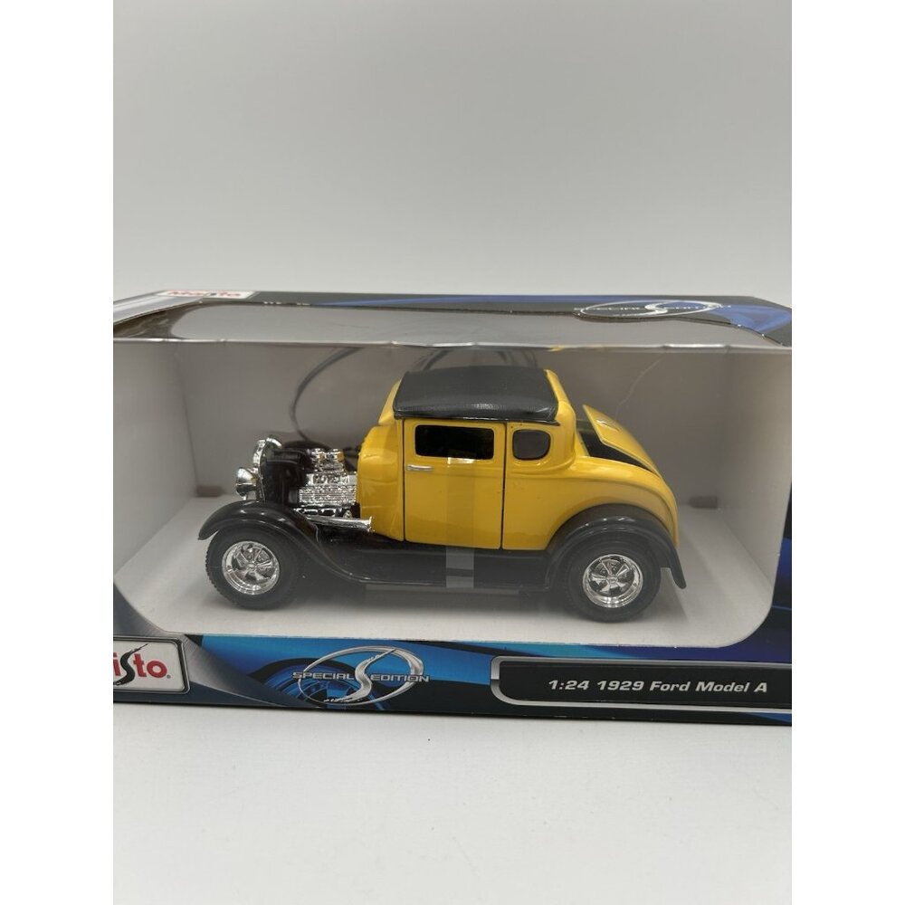 Maisto 1:24 Model 1929 Ford Model A In Original Box! Yellow